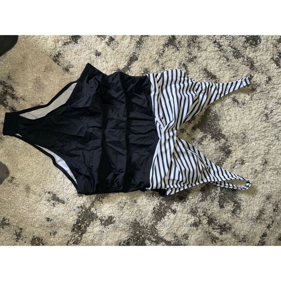 One Piece Swimsuit New - Picture 4 of 8